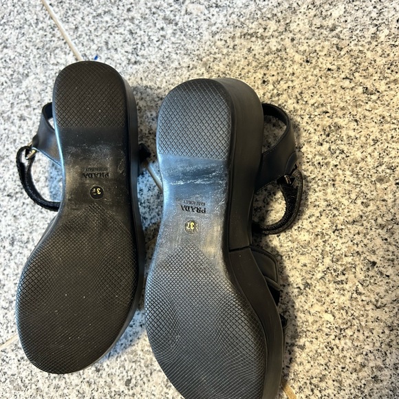 Prada shoes - Picture 3 of 4